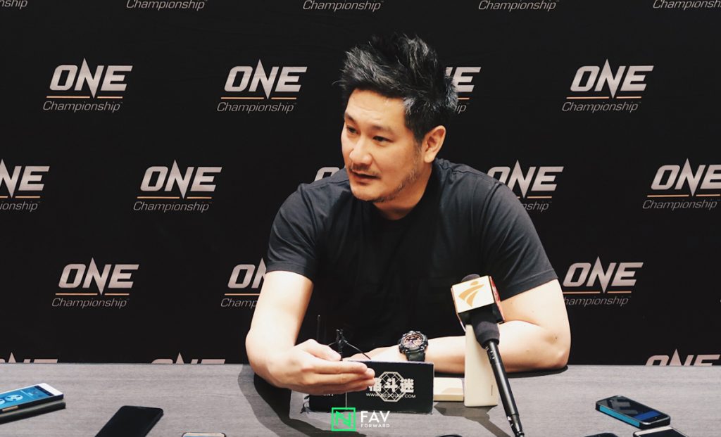 คุณชาตรี ศิษย์ยอดธง