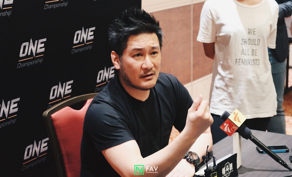 คุณชาตรี ศิษย์ยอดธง