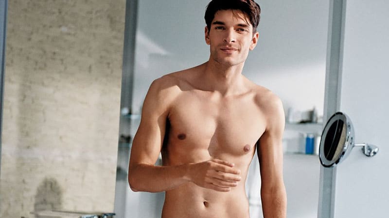 โกนขนหน้าอก